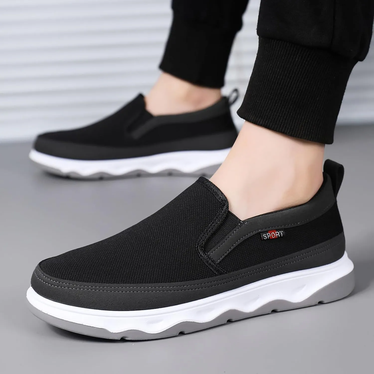 Breathable Diabetic Shoes for Men Casual Sneaker Mesh Breathable Walking Shoe Hook and Loop Orthopedic Sneakers
