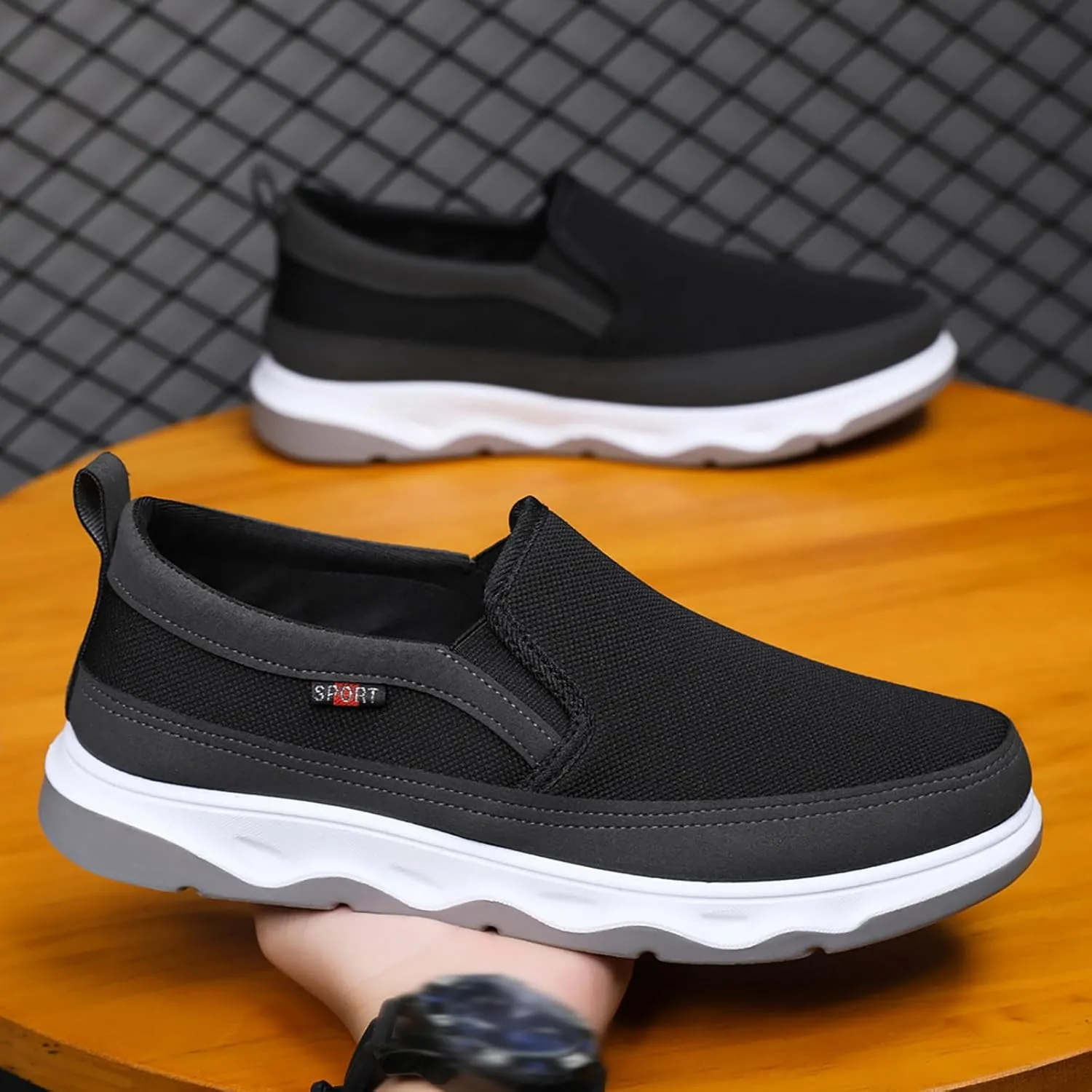 Breathable Diabetic Shoes for Men Casual Sneaker Mesh Breathable Walking Shoe Hook and Loop Orthopedic Sneakers