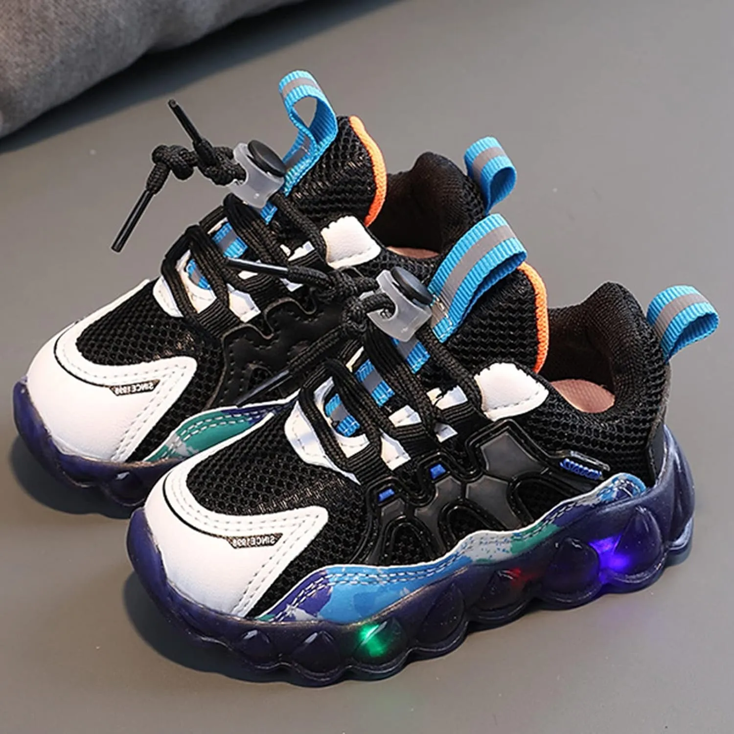 Fashion Light On LED Baby Shoes Breathable Soft Sole Slip-on Athletic Sneakers Toddler Cool Luminous Girls Slip Shoes