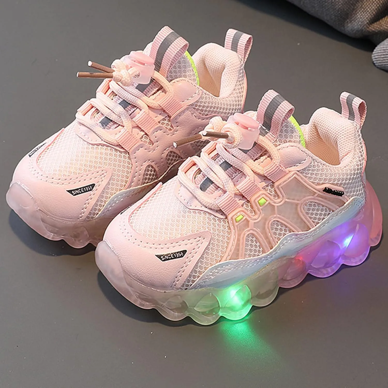 Fashion Light On LED Baby Shoes Breathable Soft Sole Slip-on Athletic Sneakers Toddler Cool Luminous Girls Slip Shoes