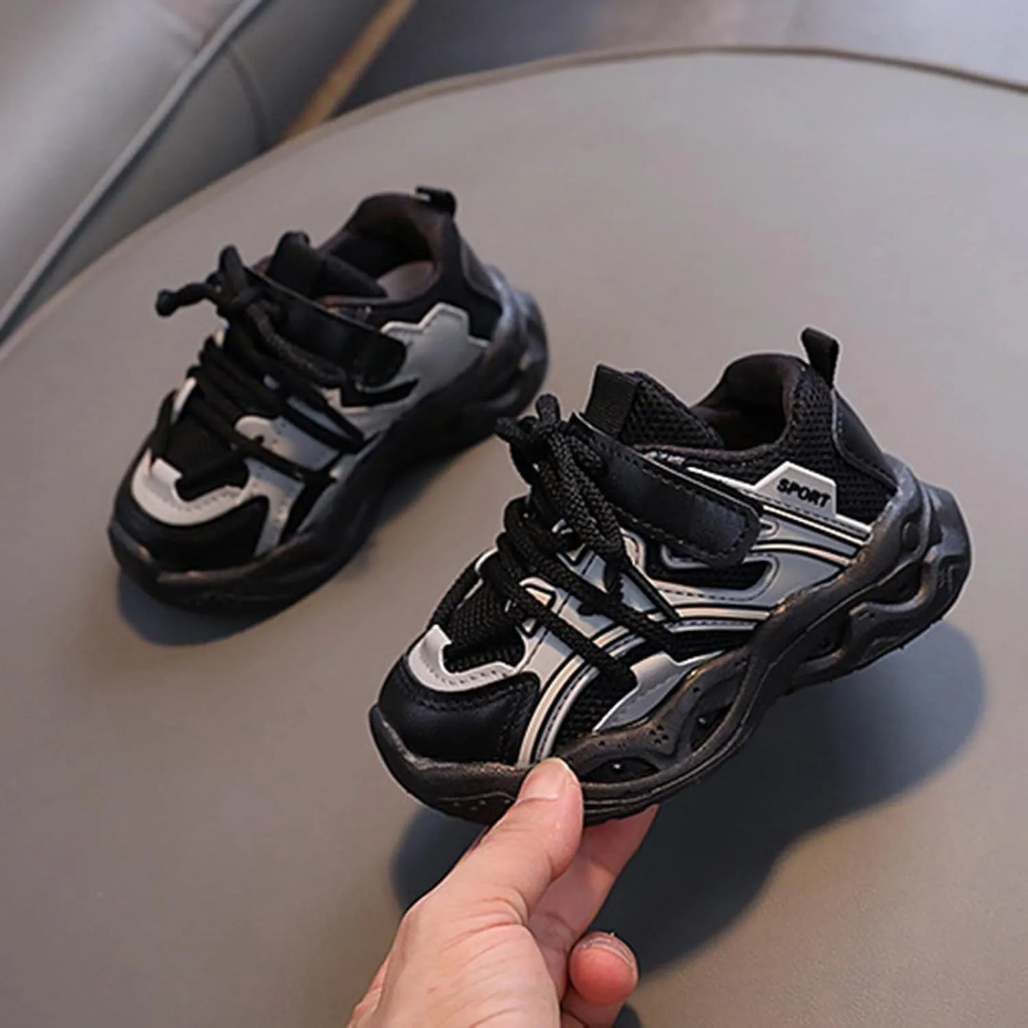 Kids Light Up Sneakers Toddler Boys Girls LED Lightweight Breathable Walking Shoes Children Luminous Flashing Shoes