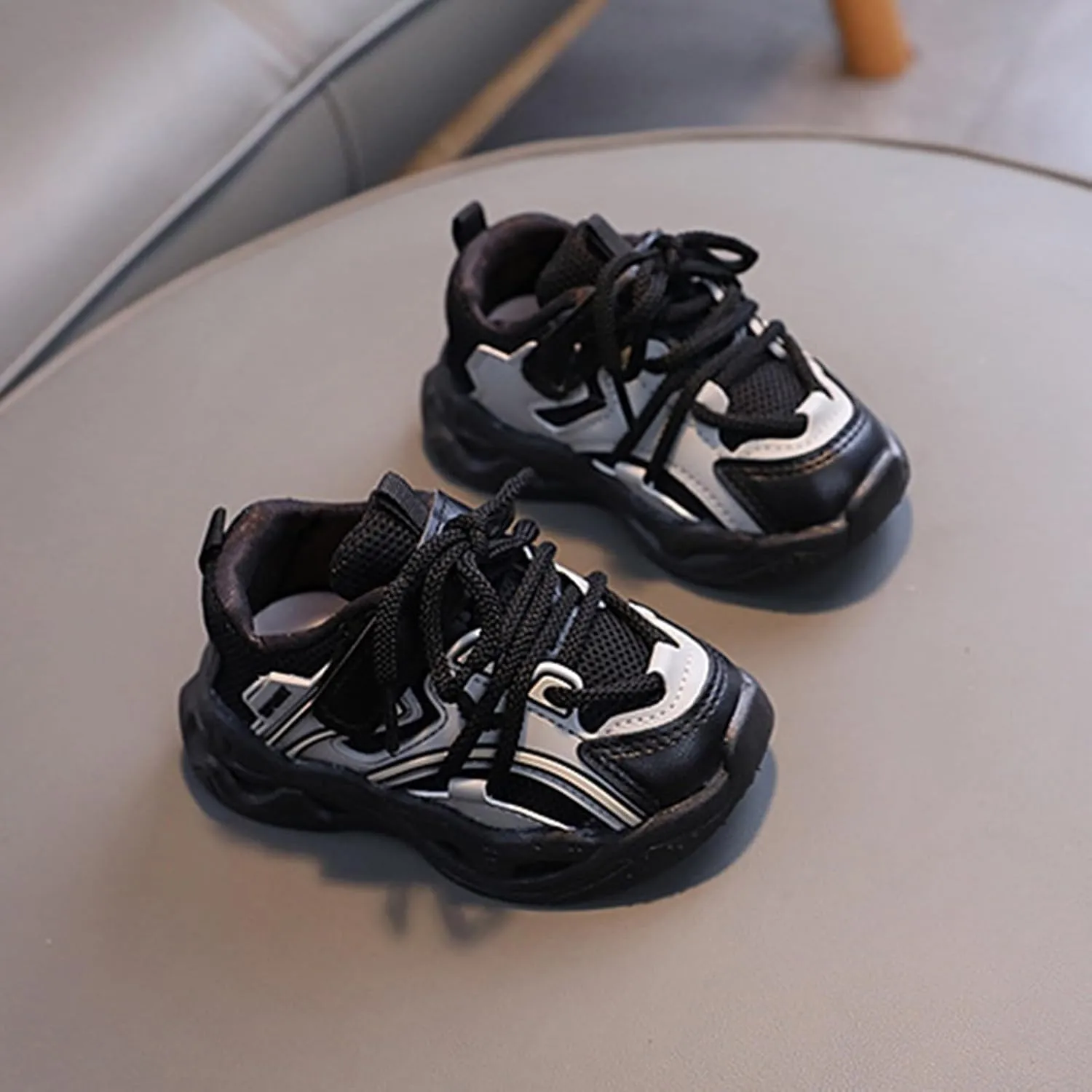 Kids Light Up Sneakers Toddler Boys Girls LED Lightweight Breathable Walking Shoes Children Luminous Flashing Shoes