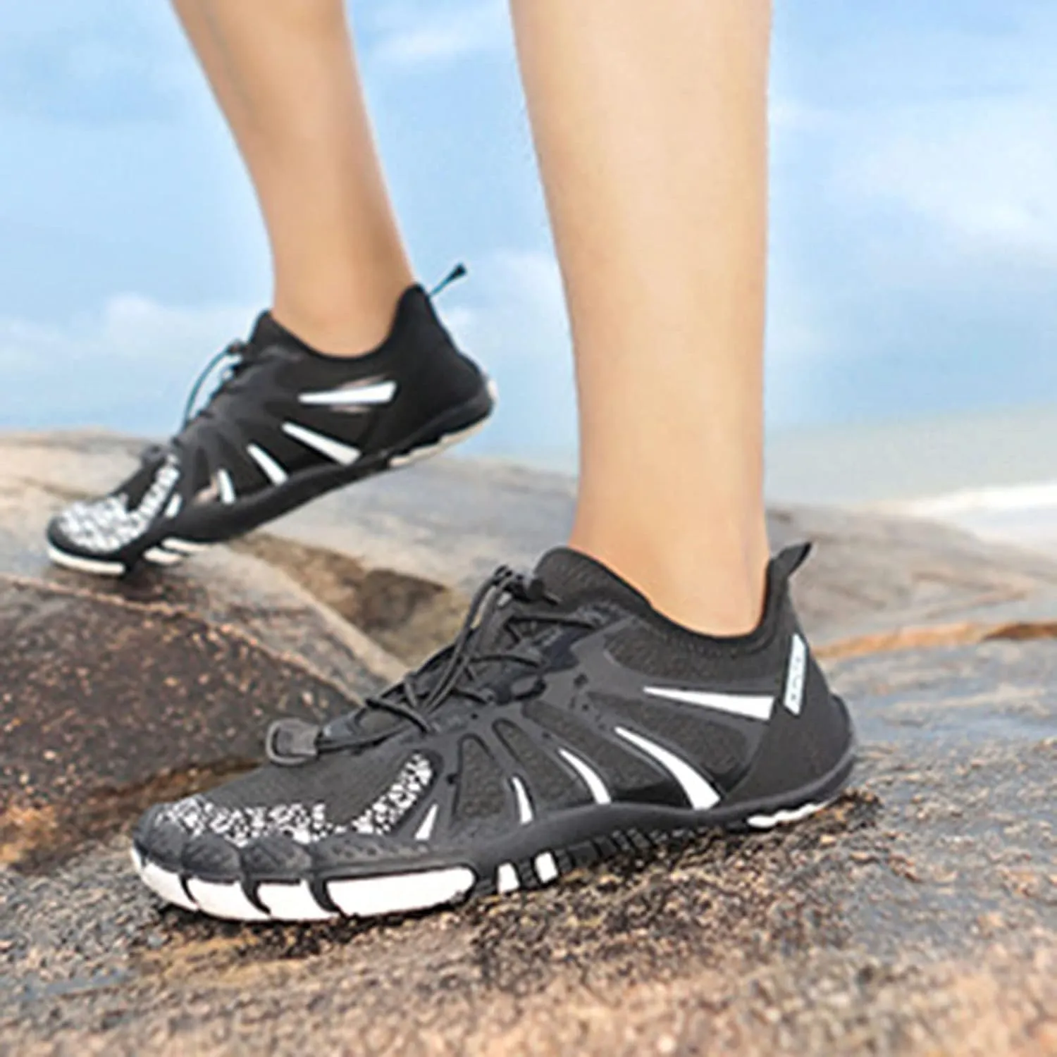 Men Sports Shoes Fashion New Pattern Wading Quick Drying Breathable Swimming Shoes Fitness Mens Fashion Sneaker
