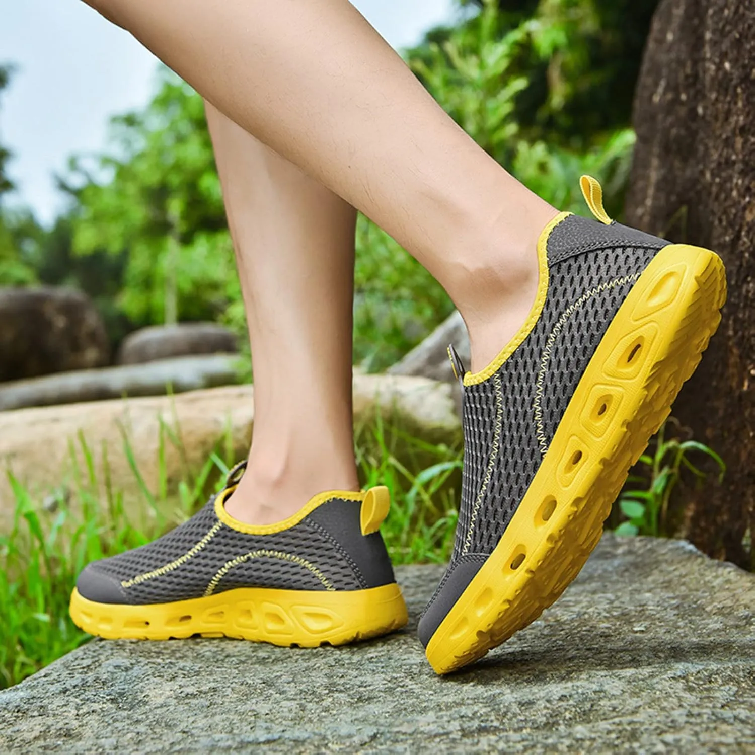 Men Sports Shoes Spring and Summer Fashionable New Pattern Mesh Breathable Comfortable Non Slip Soft Sole Sneaker