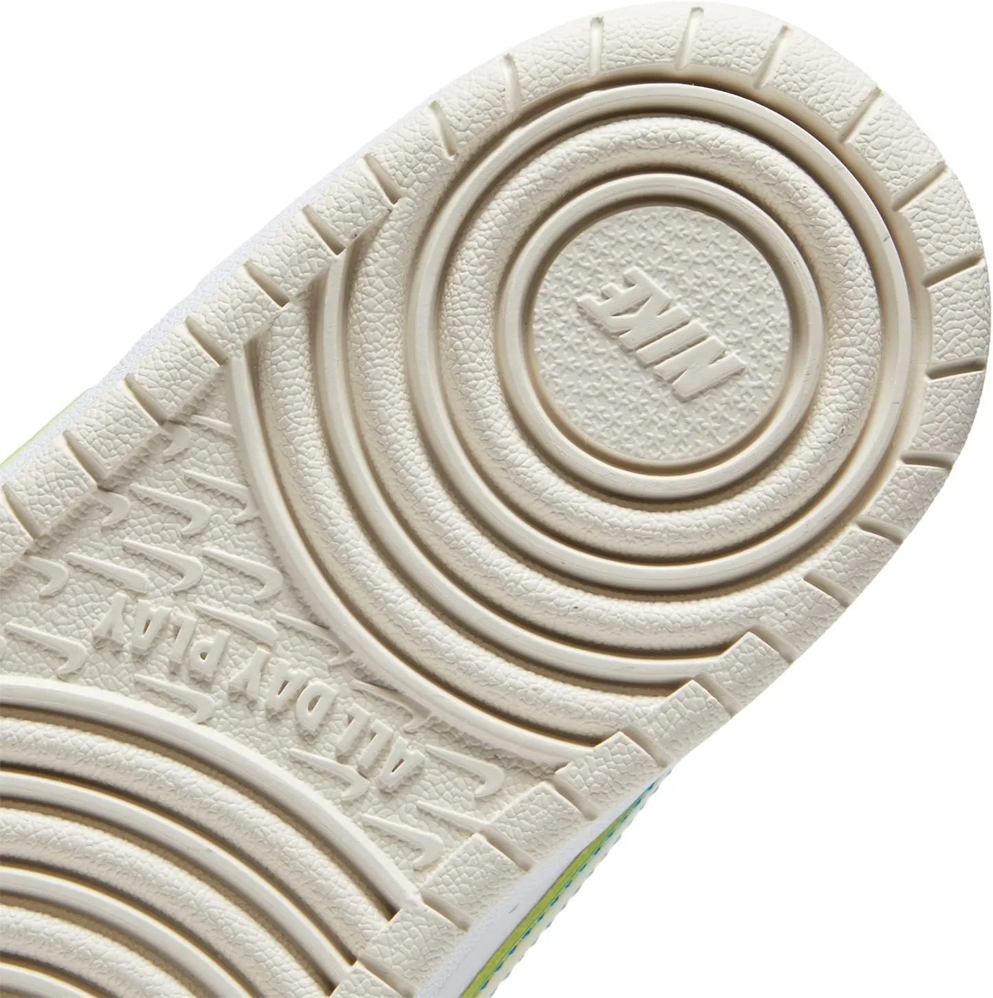 Nike Boy's Competition Running Shoes Sneaker, 27