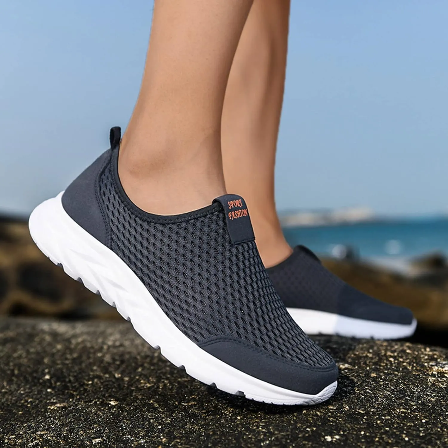 Slip on Sneakers Women Casual Lightweight Tennis Shoes Non Slip Work Shoes Women Breathable Mesh Walking Sneakers
