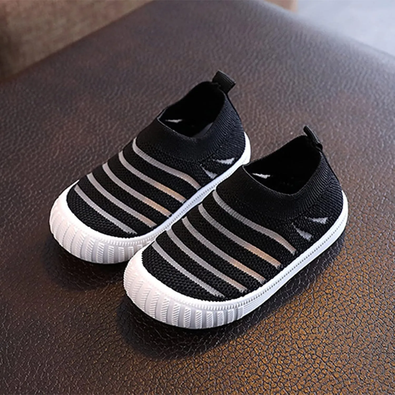 Summer and Autumn Girls Flying Woven Mesh Breathable Comfortable Flat Casual Cute Toddler School Shoes