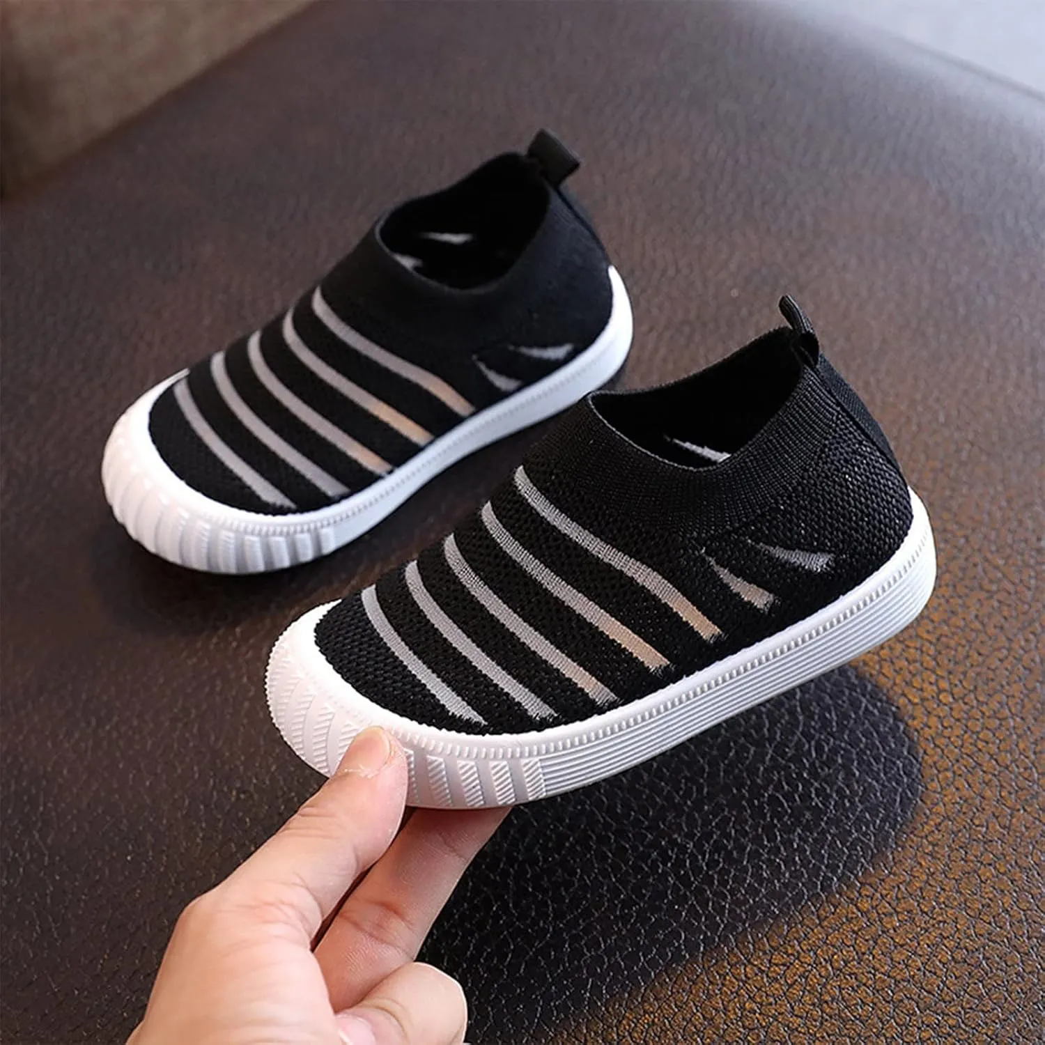 Summer and Autumn Girls Flying Woven Mesh Breathable Comfortable Flat Casual Cute Toddler School Shoes