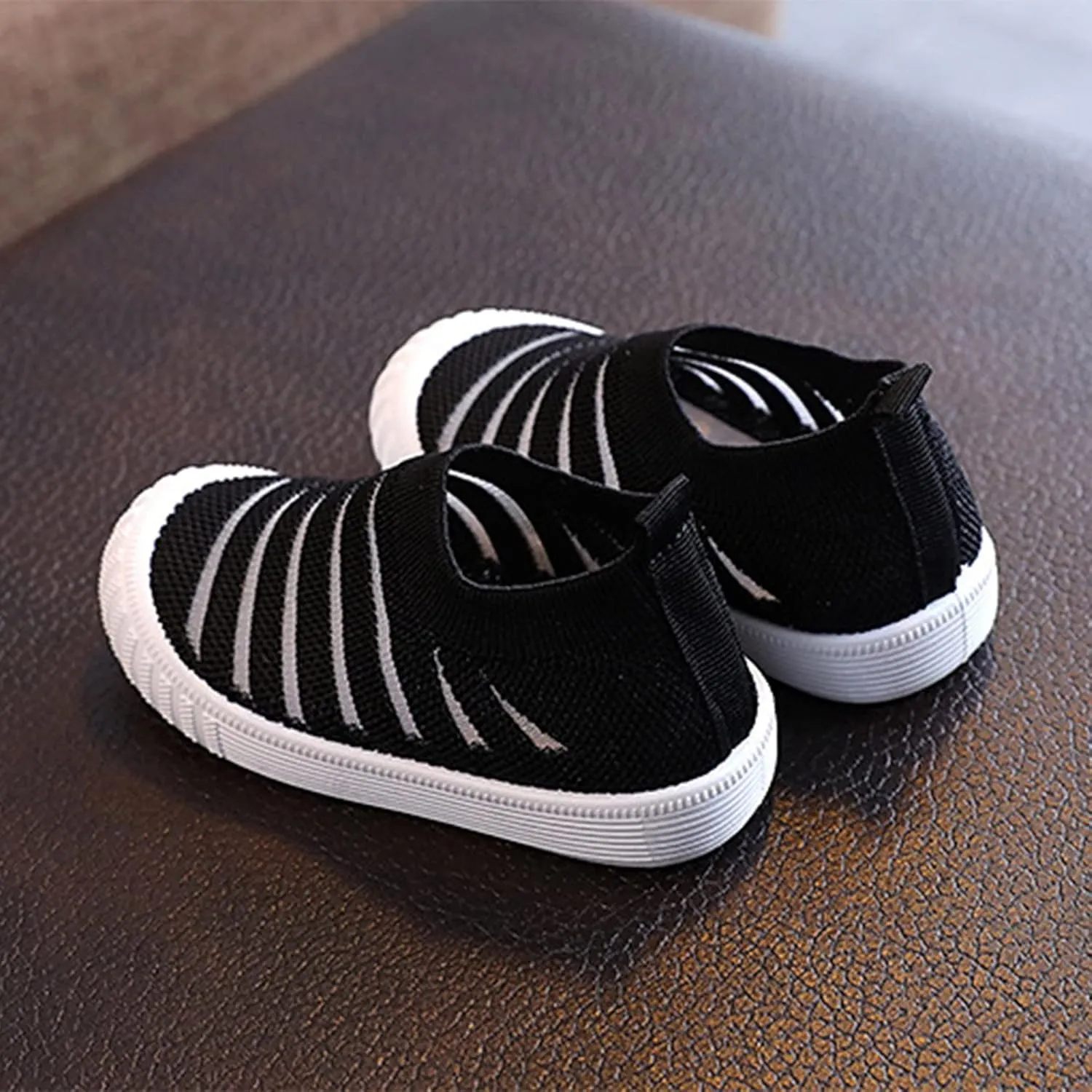 Summer and Autumn Girls Flying Woven Mesh Breathable Comfortable Flat Casual Cute Toddler School Shoes