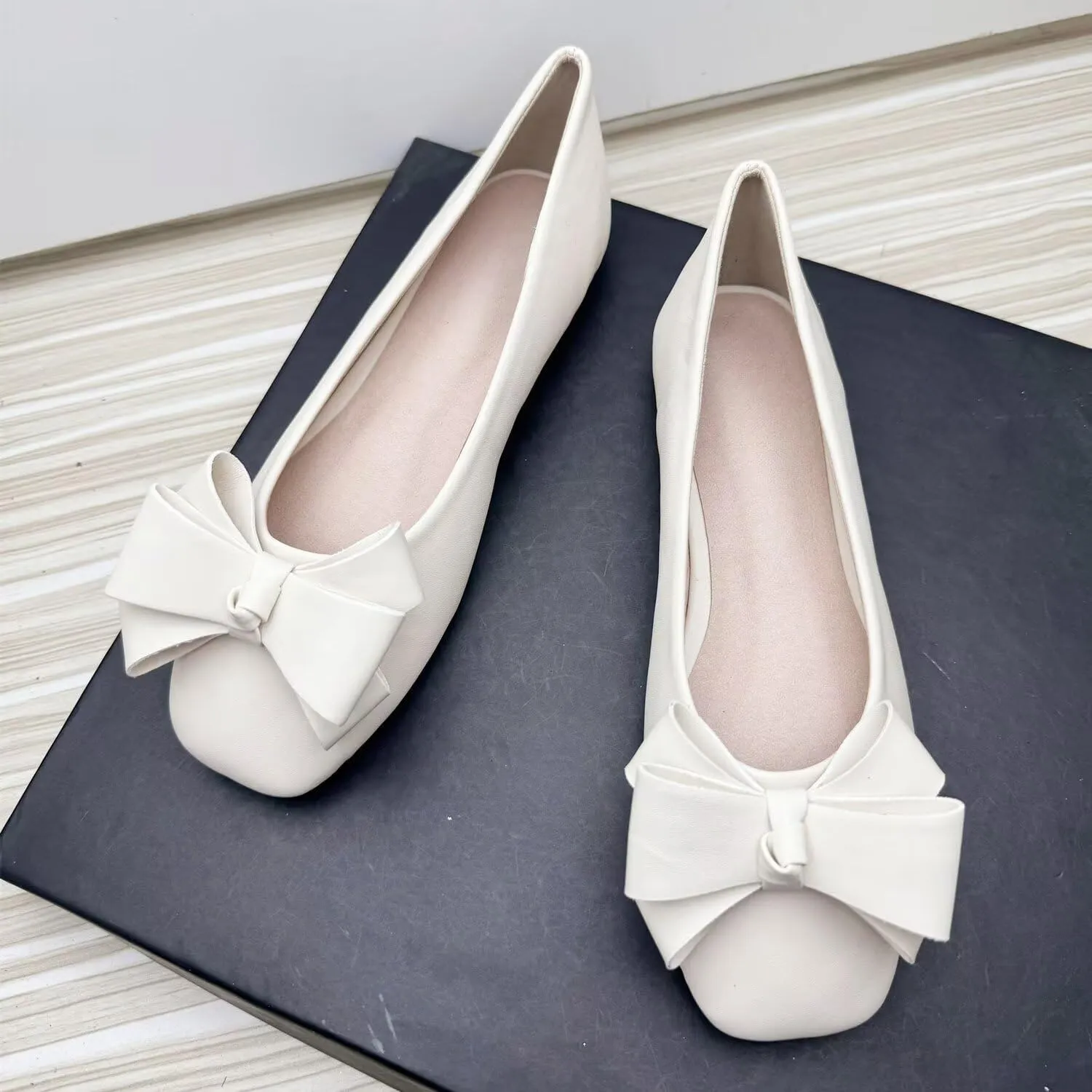 WENJIAZHIZHI Square Toe Bow Flats for Women Solid Color Low-Heel Slip-ons Cozy Soft Office Lady Dress Shoes