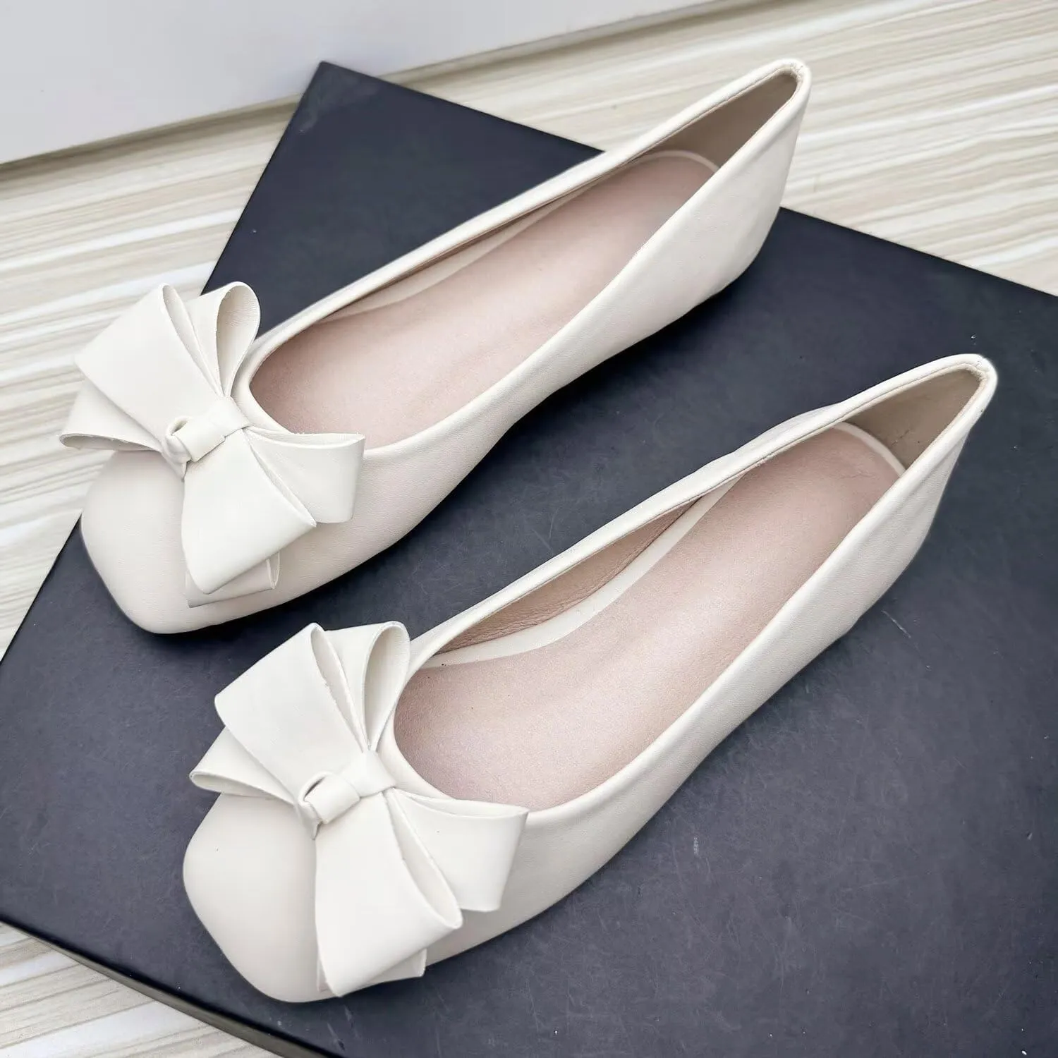 WENJIAZHIZHI Square Toe Bow Flats for Women Solid Color Low-Heel Slip-ons Cozy Soft Office Lady Dress Shoes