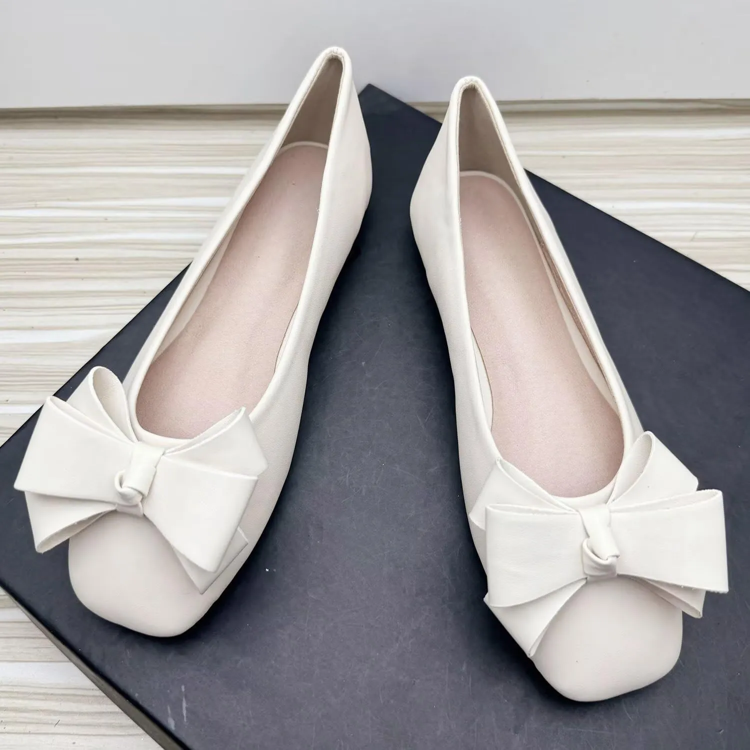 WENJIAZHIZHI Square Toe Bow Flats for Women Solid Color Low-Heel Slip-ons Cozy Soft Office Lady Dress Shoes