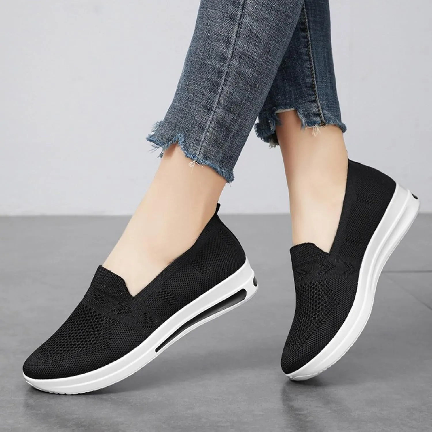 Women's Cushion Sneakers Breathable Lightweight Mesh Hiking Shoes Low Top Slip On Tennis Shoes for Women
