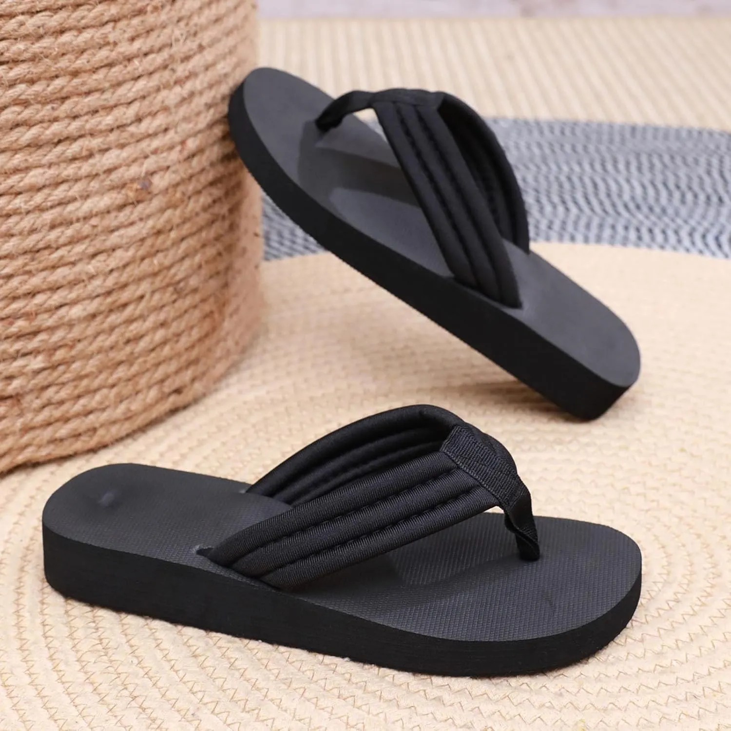 Womens Flip Flops Fashionable Soft Sole Outdoor Beach Flip Flops Summer Thick Women Memory Foam Slippers for Fatigue