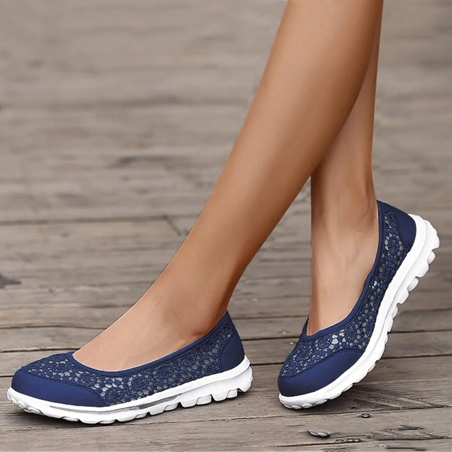 Womens Walking Sneakers Women Lace Up Shoes Flats Casual Shoes Lightweight Work Shoes Breathable Slip Work Trainers